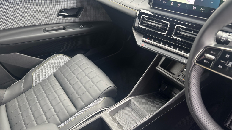 Renault 4 110kW Iconic+ 52kWh Comfort range 5dr Auto Electric Estate